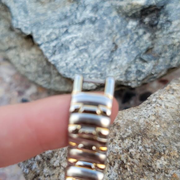 Vintage Watches Elgin EL7018 Two Tone Roman Dial Expansion Band Quartz - Picture 6 of 10